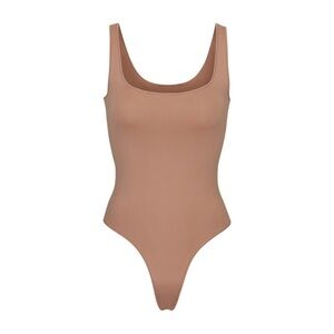 Skims ESSENTIAL SCOOP NECK BODYSUIT